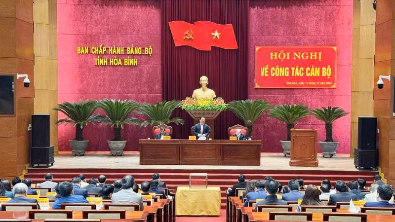 Ban Thường vụ Tỉnh ủy Hòa Bình tổ chức Hội nghị thực hiện quy trình về công tác cán bộ.