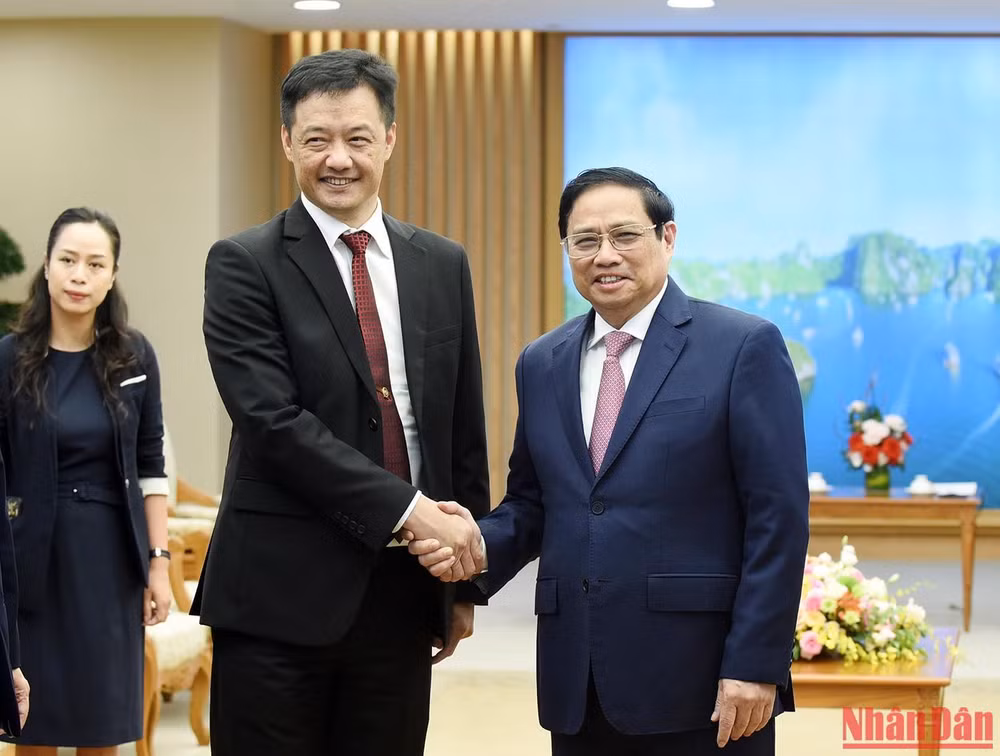 Thủ tướng Phạm Minh Chính đón Giám đốc điều hành Quỹ Temasek Ng Boon Heong. Thủ tướng Phạm Minh Chính đón Giám đốc điều hành Quỹ Temasek Ng Boon Heong.