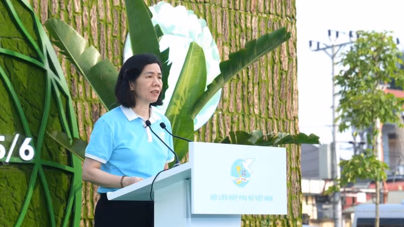 Phó Chủ tịch Trung ương Hội Liên hiệp Phụ nữ Việt Nam Nguyễn Thị Minh Hương phát biểu tại buổi lễ.