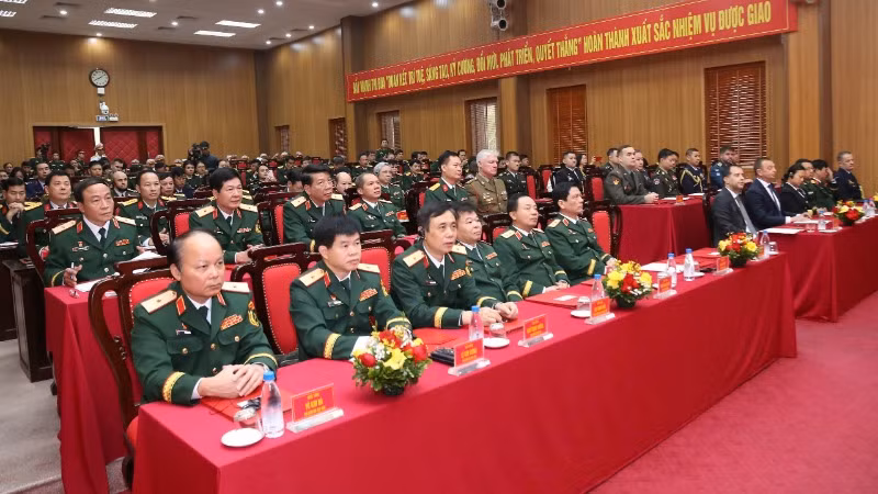 Các đại biểu tham dự Lễ Bế giảng.