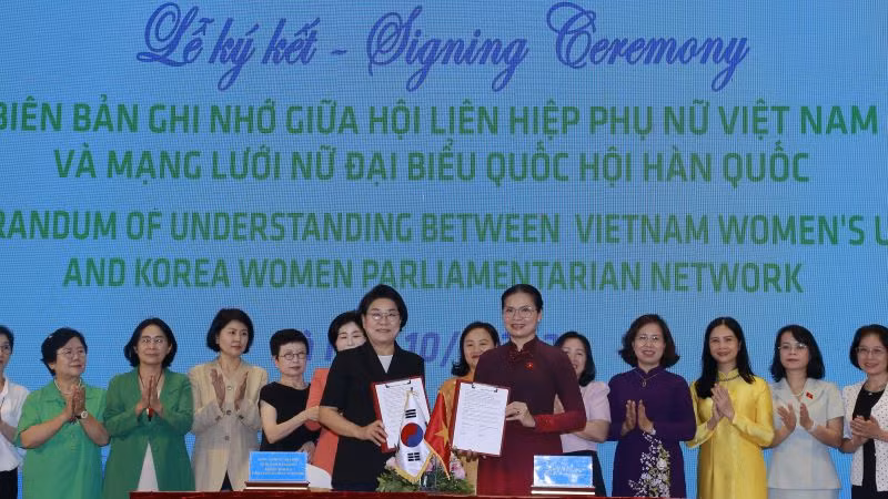 Hội Liên hiệp Phụ nữ Việt Nam và Mạng lưới Nữ đại biểu Quốc hội Hàn Quốc ký kết Biên bản ghi nhớ. Hội Liên hiệp Phụ nữ Việt Nam và Mạng lưới Nữ đại biểu Quốc hội Hàn Quốc ký kết Biên bản ghi nhớ.
