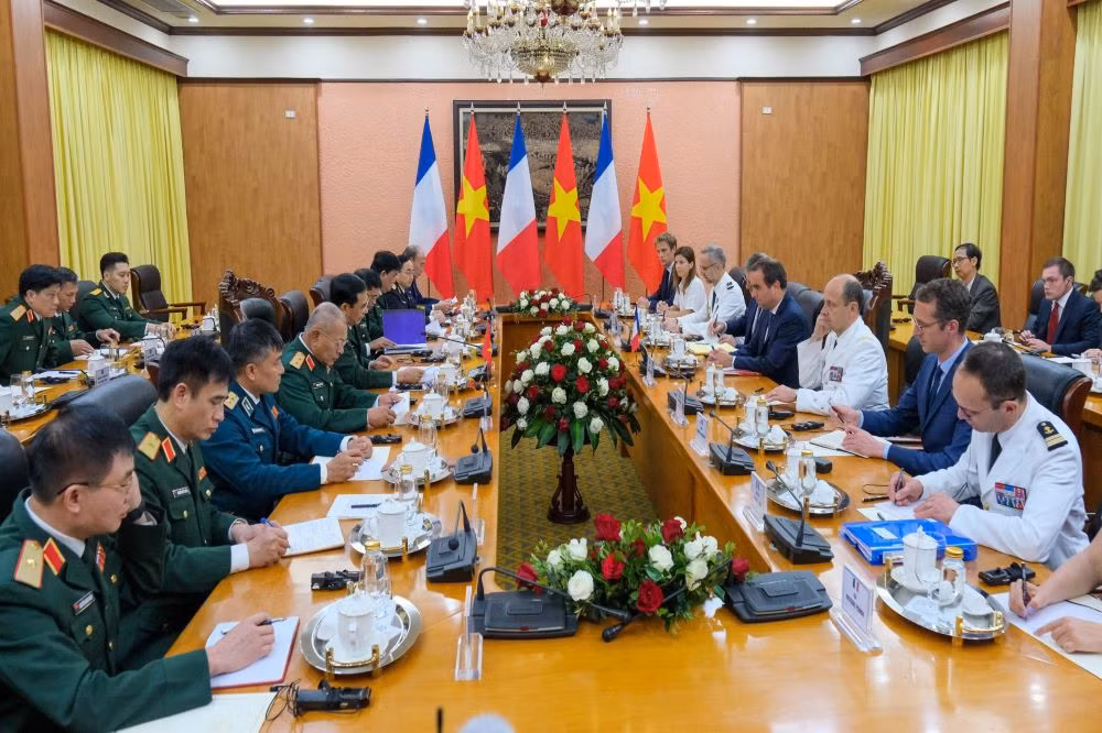 Quang cảnh cuộc hội đàm. Quang cảnh cuộc hội đàm.