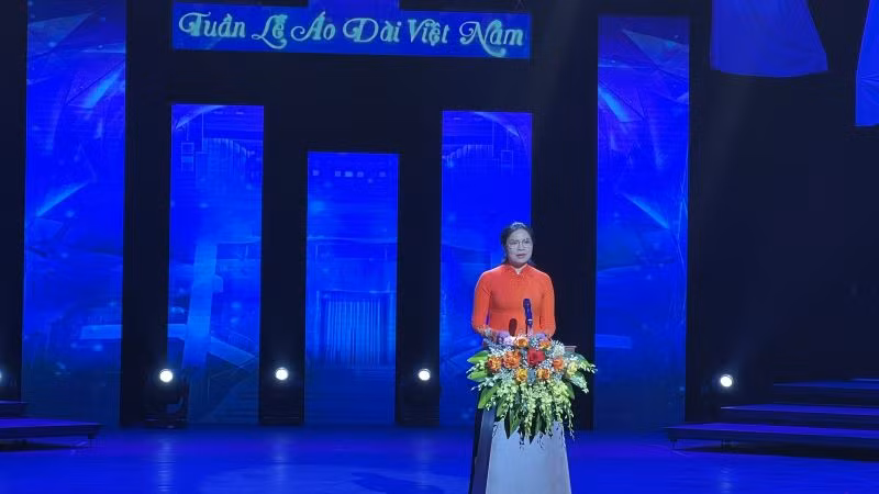 Chủ tịch Hội Liên hiệp Phụ nữ Việt Nam phát biểu tại buổi lễ.