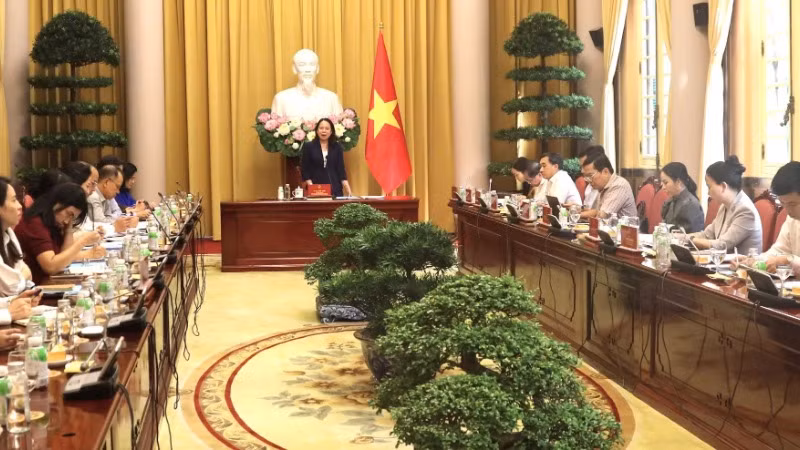 Quang cảnh buổi họp. 