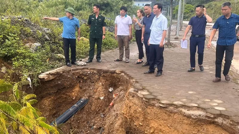 Đoàn kiểm tra liên ngành tỉnh Cao Bằng kiểm tra tình hình thiệt hại sau lũ lụt tại khu vực Cửa khẩu quốc tế Trà Lĩnh