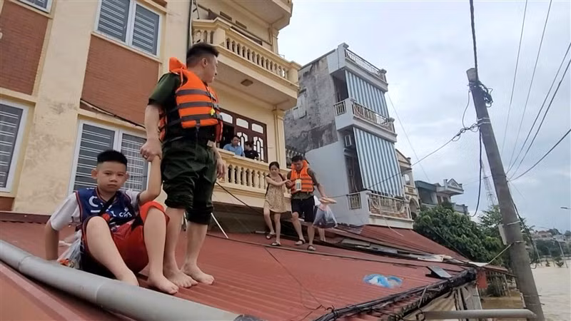 Sẵn sàng ứng cứu. Sẵn sàng ứng cứu.
