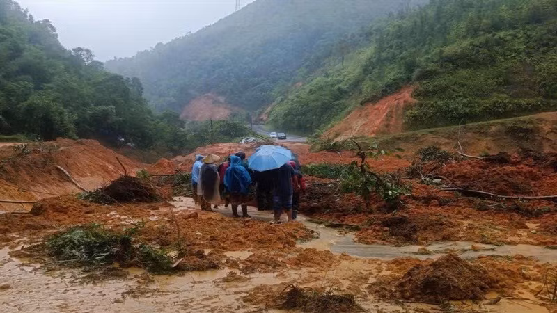 Mưa lũ, sạt lở khiến công tác cứu hộ, cứu nạn gặp trở ngại. (Ảnh: Báo Cao Bằng) Mưa lũ, sạt lở khiến công tác cứu hộ, cứu nạn gặp trở ngại. (Ảnh: Báo Cao Bằng)