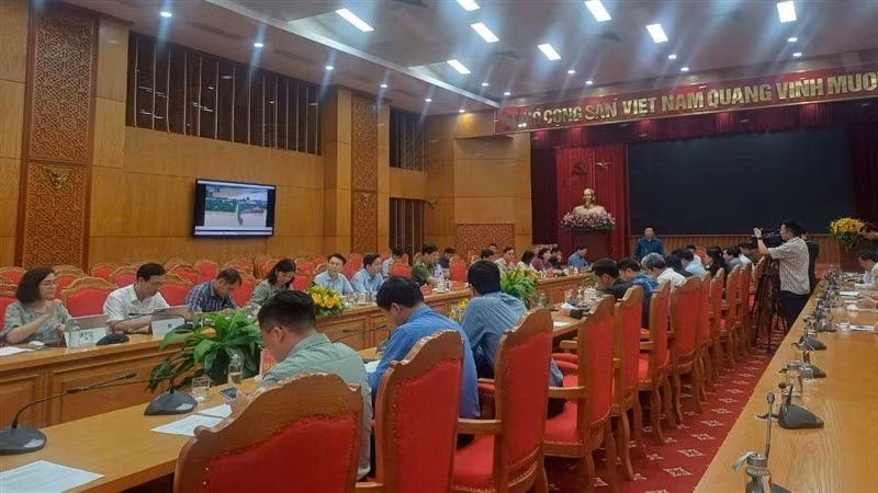 Quang cảnh buổi làm việc.