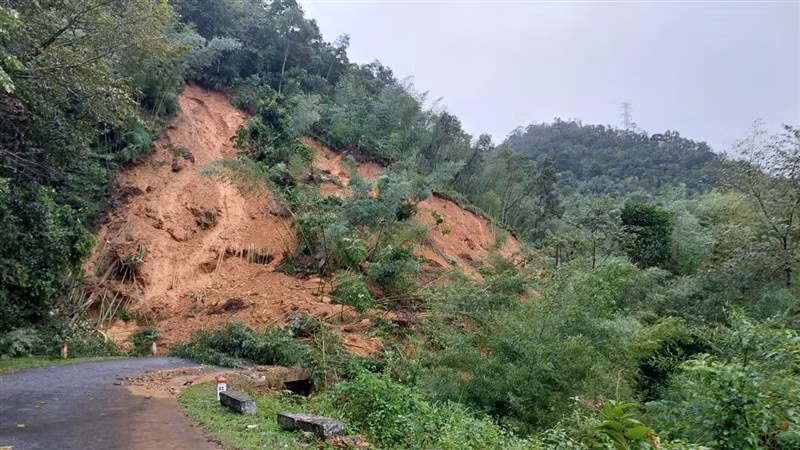 Vị trí sạt lở gần cầu Khuổi Ngọa, xã Ca Thành. (Nguồn: Ủy ban nhân dân huyện Nguyên Bình) Vị trí sạt lở gần cầu Khuổi Ngọa, xã Ca Thành. (Nguồn: Ủy ban nhân dân huyện Nguyên Bình)