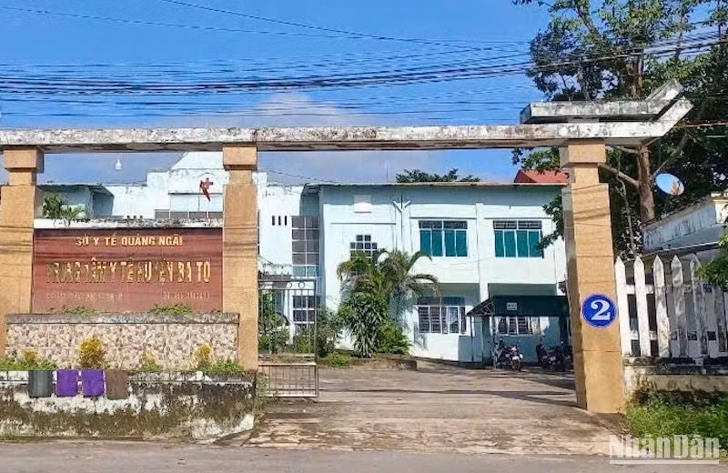 Trung tâm y tế huyện Ba Tơ, một trong những địa phương có nhiều trẻ em gái vị thành niên sinh đẻ.