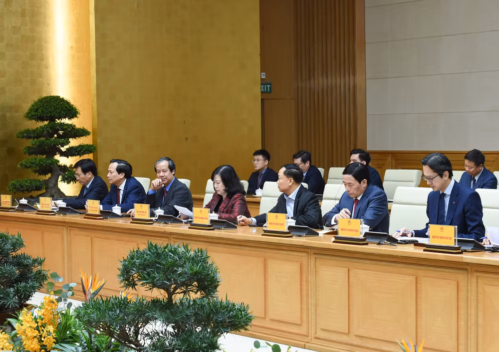 Đại diện lãnh đạo các bộ, ban, ngành của Chính phủ Việt Nam tham dự buổi tiếp. Đại diện lãnh đạo các bộ, ban, ngành của Chính phủ Việt Nam tham dự buổi tiếp.