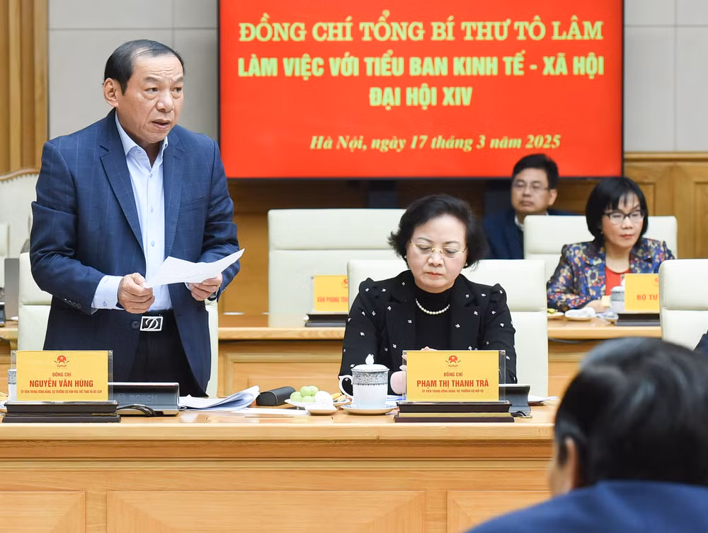 Bộ trưởng Văn hóa Thể thao và Du lịch Nguyễn Văn Hùng phát biểu.