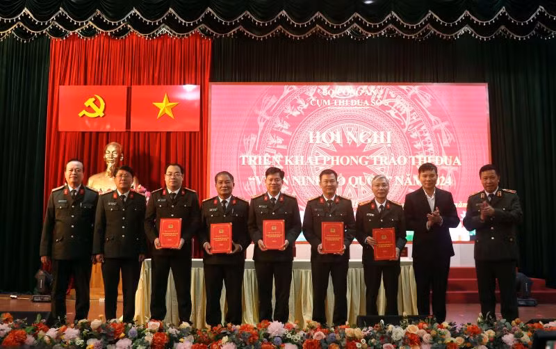 Công an các tỉnh thuộc Cụm thi đua số 5-Bộ Công an ký giao ước thi đua “Vì an ninh Tổ quốc” năm 2024.