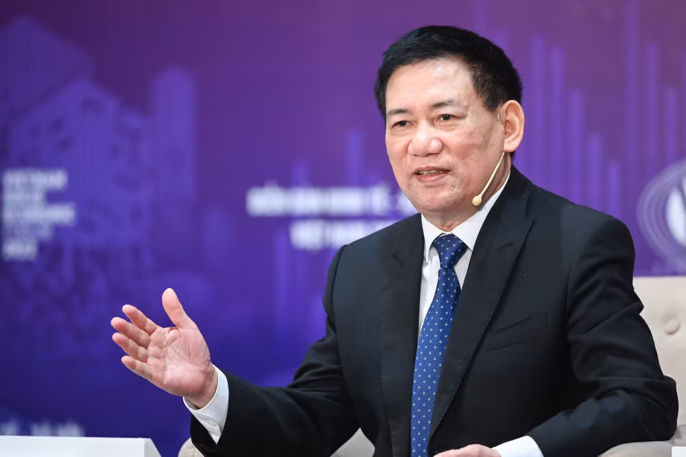 Bộ trưởng Tài chính Hồ Đức Phớc. Bộ trưởng Tài chính Hồ Đức Phớc.