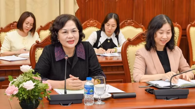 Thống đốc Ngân hàng Nhà nước Việt Nam Nguyễn Thị Hồng đánh giá cao sự sẵn sàng và nỗ lực huy động vốn của ADB đầu tư cho khu vực tư nhân thời gian qua.
