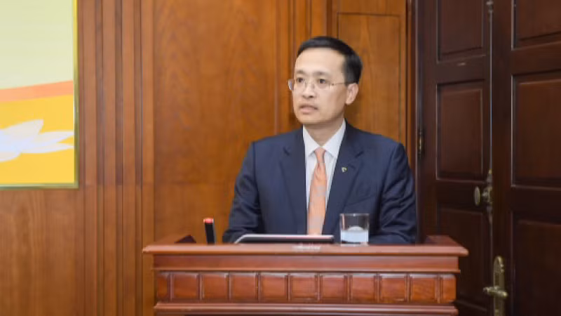 Tân Phó Thống đốc Ngân hàng Nhà nước Phạm Quang Dũng phát biểu tại buổi lễ.