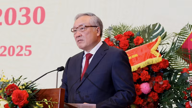 Phó Thủ tướng Thường trực Chính phủ Nguyễn Hòa Bình phát biểu chỉ đạo Đại hội.