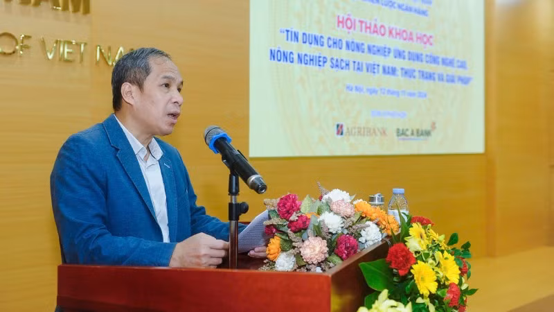 Phó Thống đốc Ngân hàng Nhà nước Đoàn Thái Sơn phát biểu tại hội thảo.