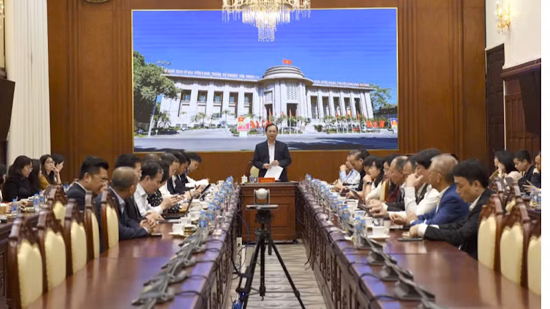 Toàn cảnh cuộc họp. 