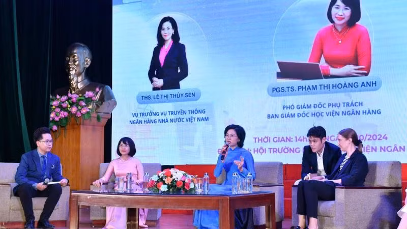 Tọa đàm về giáo dục tài chính cho sinh viên. Tọa đàm về giáo dục tài chính cho sinh viên.