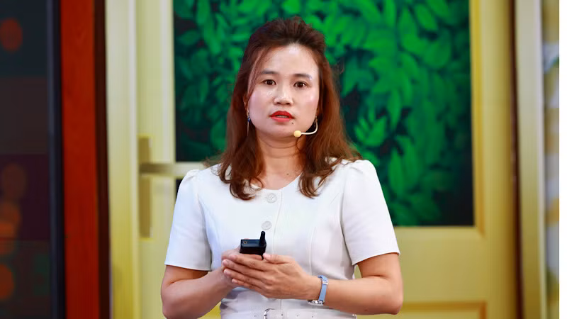 Bà Chu Thị Vân Anh, Phó Chủ tịch kiêm Tổng thư ký VBA. Bà Chu Thị Vân Anh, Phó Chủ tịch kiêm Tổng thư ký VBA.