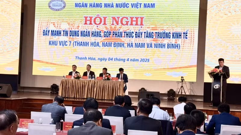 Toàn cảnh hội nghị.