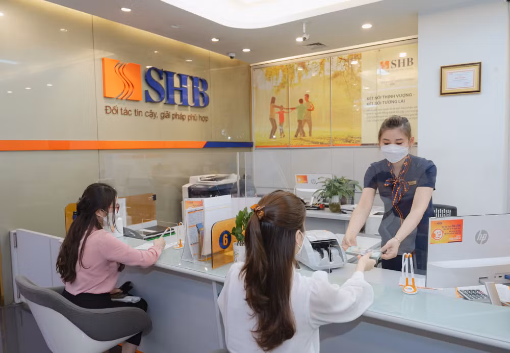 Giao dịch khách hàng tại SHB.