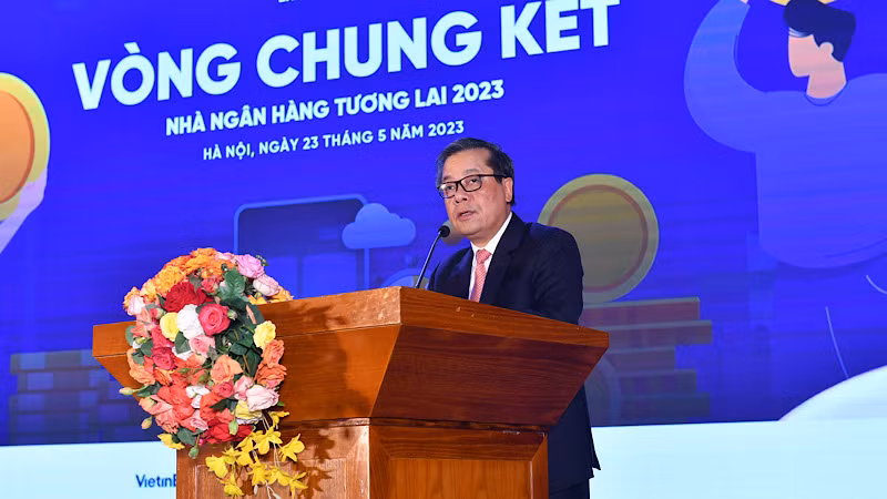 Phó Thống đốc Ngân hàng Nhà nước Nguyễn Kim Anh phát biểu tại sự kiện