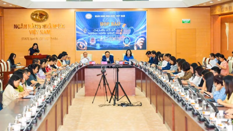 Toàn cảnh cuộc họp báo.