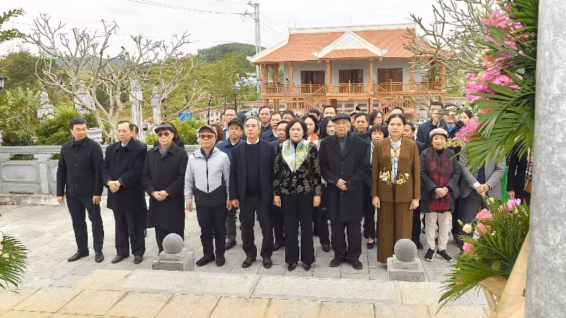 Các đại biểu tham dự buổi lễ. 