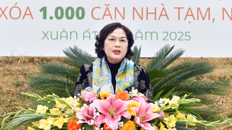 Thống đốc Ngân hàng Nhà nước Nguyễn Thị Hồng phát biểu chỉ đạo tại buổi lễ. Thống đốc Ngân hàng Nhà nước Nguyễn Thị Hồng phát biểu chỉ đạo tại buổi lễ.
