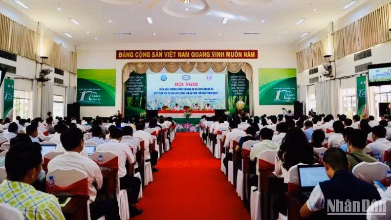 Toàn cảnh Hội nghị.