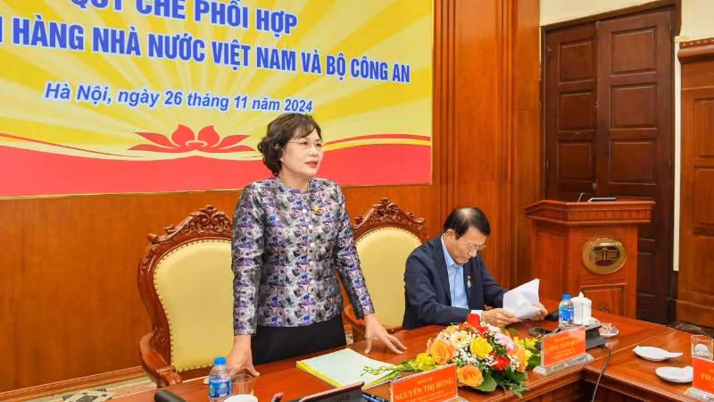 Thống đốc Ngân hàng Nhà nước Nguyễn Thị Hồng phát biểu tại lễ ký. Thống đốc Ngân hàng Nhà nước Nguyễn Thị Hồng phát biểu tại lễ ký.