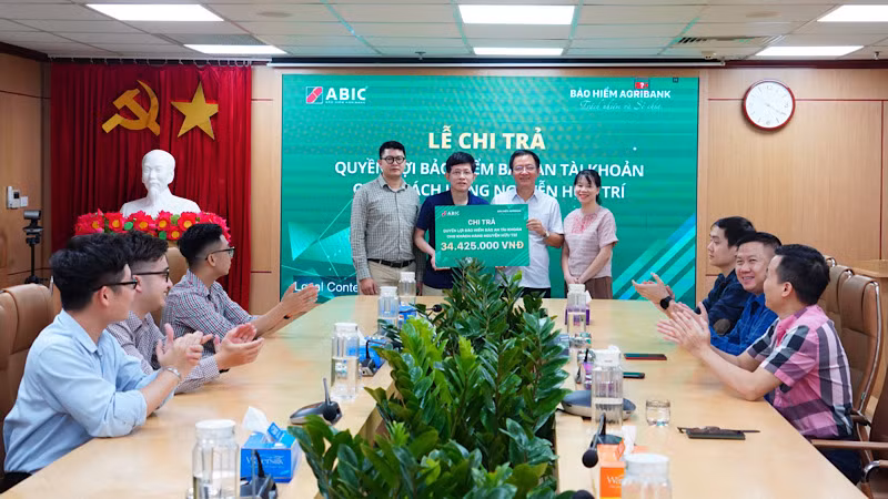 Lễ chi trả quyền lợi bảo hiểm Bảo an tài khoản.