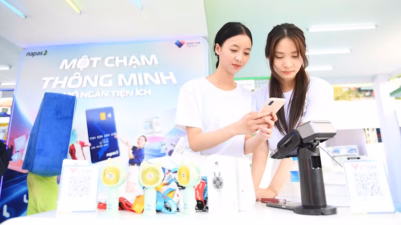 Trải nghiệm công nghệ thanh toán mới. Trải nghiệm công nghệ thanh toán mới.