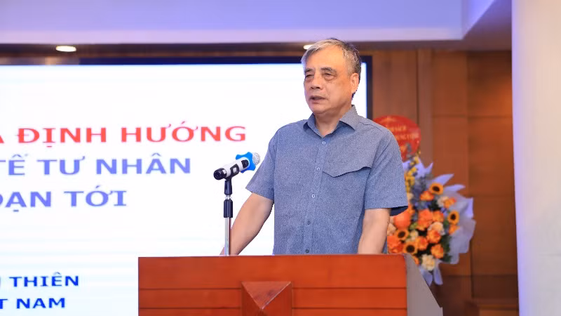 PGS, TS Trần Đình Thiên, nguyên Viện trưởng Viện Kinh tế Việt Nam, Thành viên Hội đồng Tư vấn chính sách của Thủ tướng Chính phủ. PGS, TS Trần Đình Thiên, nguyên Viện trưởng Viện Kinh tế Việt Nam, Thành viên Hội đồng Tư vấn chính sách của Thủ tướng Chính phủ.