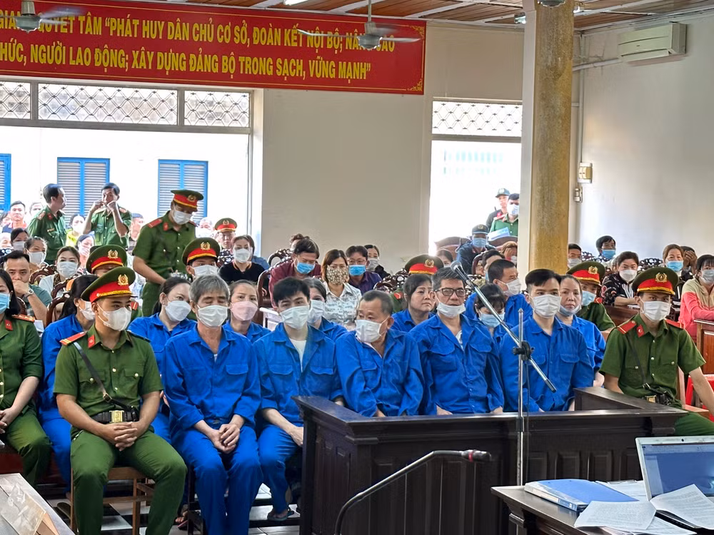 Các bị cáo tại phiên tòa.