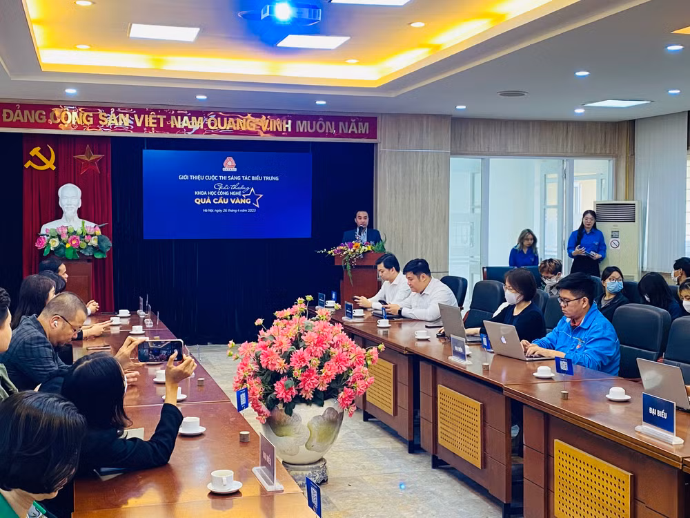 Các đại biểu tại lễ phát động cuộc thi.