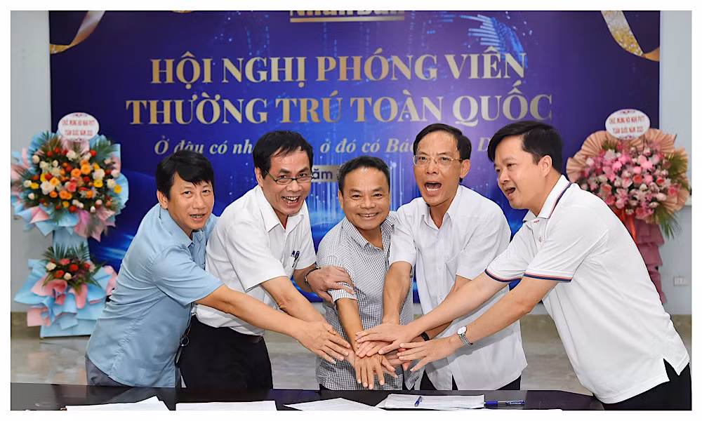 Kết thúc các tiết mục biểu diễn, sau một thời gian làm việc hết sức khoa học, khẩn trương, Ban Giám khảo của cuộc thi Giọng hát hay phóng viên thường trú lần thứ 2-năm 2023 đã thống nhất được những tác phẩm xứng đáng đạt giải tại cuộc thi năm nay.