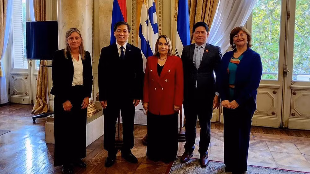 Thứ trưởng Tư pháp Nguyễn Khánh Ngọc làm việc với bà Doris Morales Martinez, Chánh án tối cao Uruguay.