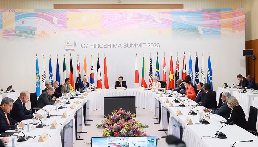Thủ tướng Phạm Minh Chính và trưởng đoàn Nhóm các nước công nghiệp phát triển (G7) mở rộng tham dự phiên thảo luận đối tác về cơ sở hạ tầng và đầu tư toàn cầu. Thủ tướng Phạm Minh Chính và trưởng đoàn Nhóm các nước công nghiệp phát triển (G7) mở rộng tham dự phiên thảo luận đối tác về cơ sở hạ tầng và đầu tư toàn cầu.