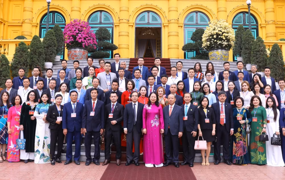 Phó Chủ tịch nước gặp mặt các đại biểu dự Đại hội Đại biểu toàn quốc Hiệp hội doanh nghiệp nhỏ và vừa Việt Nam. Phó Chủ tịch nước gặp mặt các đại biểu dự Đại hội Đại biểu toàn quốc Hiệp hội doanh nghiệp nhỏ và vừa Việt Nam.
