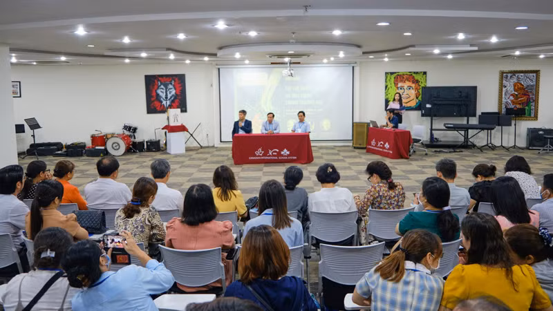 Quang cảnh hội thảo “Trí tuệ nhân tạo và ứng dụng trong trường học”. (Ảnh: ĐÌNH PHÚC)