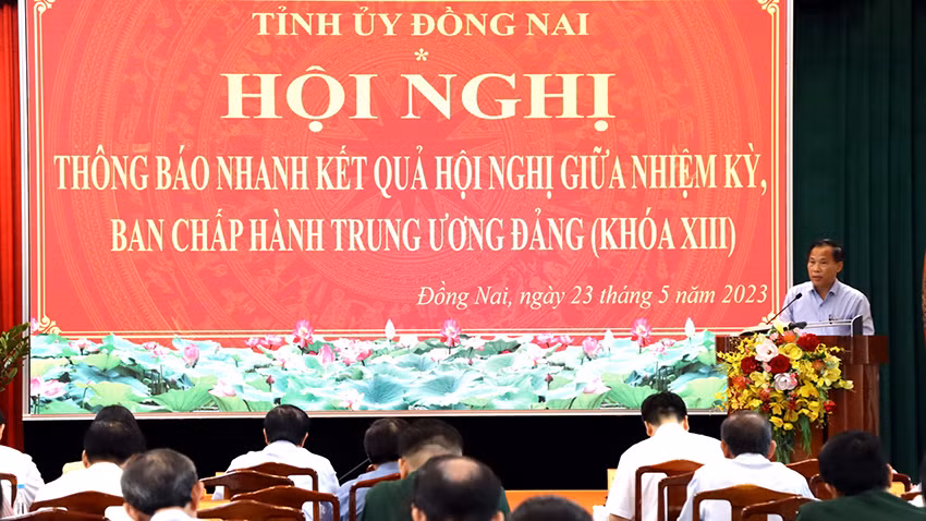 Đồng chí Phạm Xuân Hà, Trưởng Ban Tuyên giáo Tỉnh ủy Đồng Nai thông tin nhanh về các nội dung cơ bản tại Hội nghị lần thứ 7.