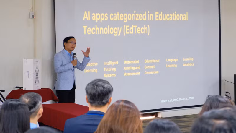 Chuyên gia chia sẻ về bảo vệ sự riêng tư và bảo mật của học sinh. (Ảnh: ĐÌNH PHÚC)