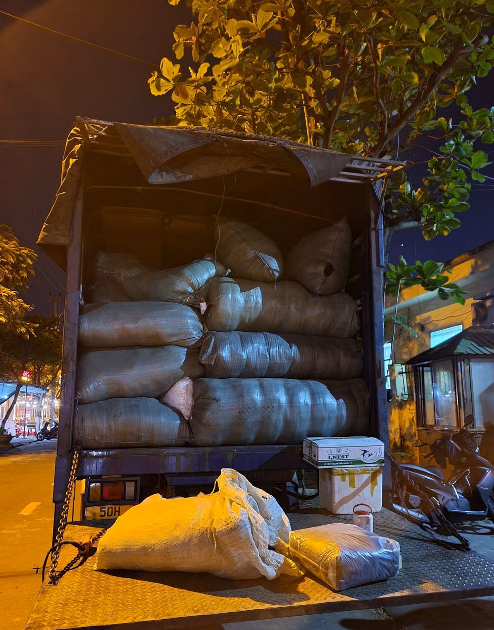 Toàn bộ số hàng bị tạm giữ. (Ảnh: Công an cung cấp)