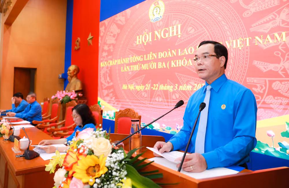 Chủ tịch Tổng Liên đoàn Lao động Việt Nam Nguyễn Đình Khang phát biểu khai mạc hội nghị.