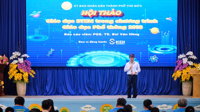 Quang cảnh hội thảo chuyên đề “Giáo dục STEM trong chương trình giáo dục phổ thông 2018”. (Ảnh: Ban tổ chức) Quang cảnh hội thảo chuyên đề “Giáo dục STEM trong chương trình giáo dục phổ thông 2018”. (Ảnh: Ban tổ chức)