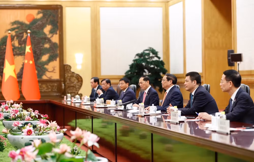 Thủ tướng Phạm Minh Chính tại cuộc hội kiến Tổng Bí thư, Chủ tịch Trung Quốc Tập Cận Bình. Thủ tướng Phạm Minh Chính tại cuộc hội kiến Tổng Bí thư, Chủ tịch Trung Quốc Tập Cận Bình.