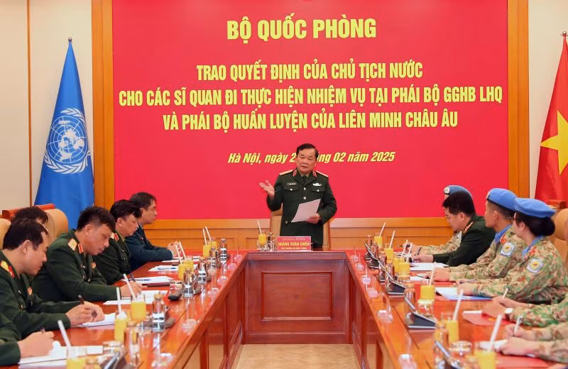 Thượng tướng Hoàng Xuân Chiến phát biểu ý kiến tại buổi lễ. Thượng tướng Hoàng Xuân Chiến phát biểu ý kiến tại buổi lễ.